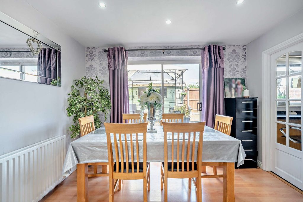 Property photo 2 of 13 Picture No. 04