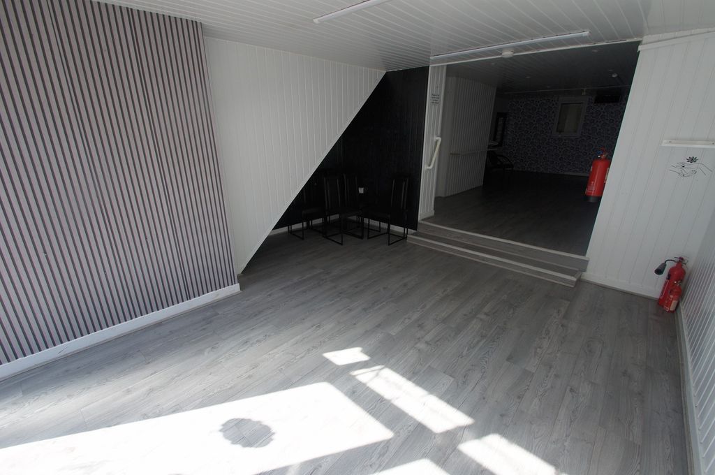 Property photo 2 of 7 Not Specified