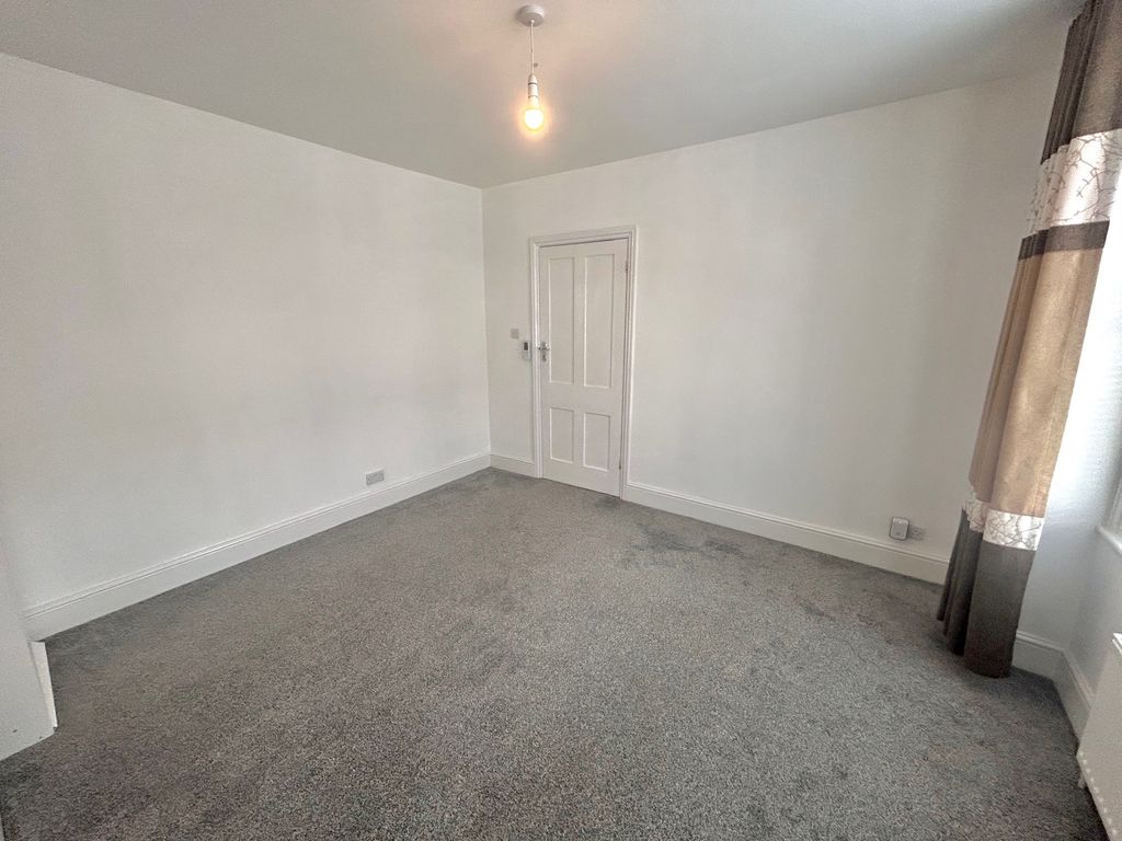 Property photo 3 of 10 View
