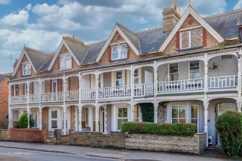 Property photo 1 of 15 Abingdon Road External