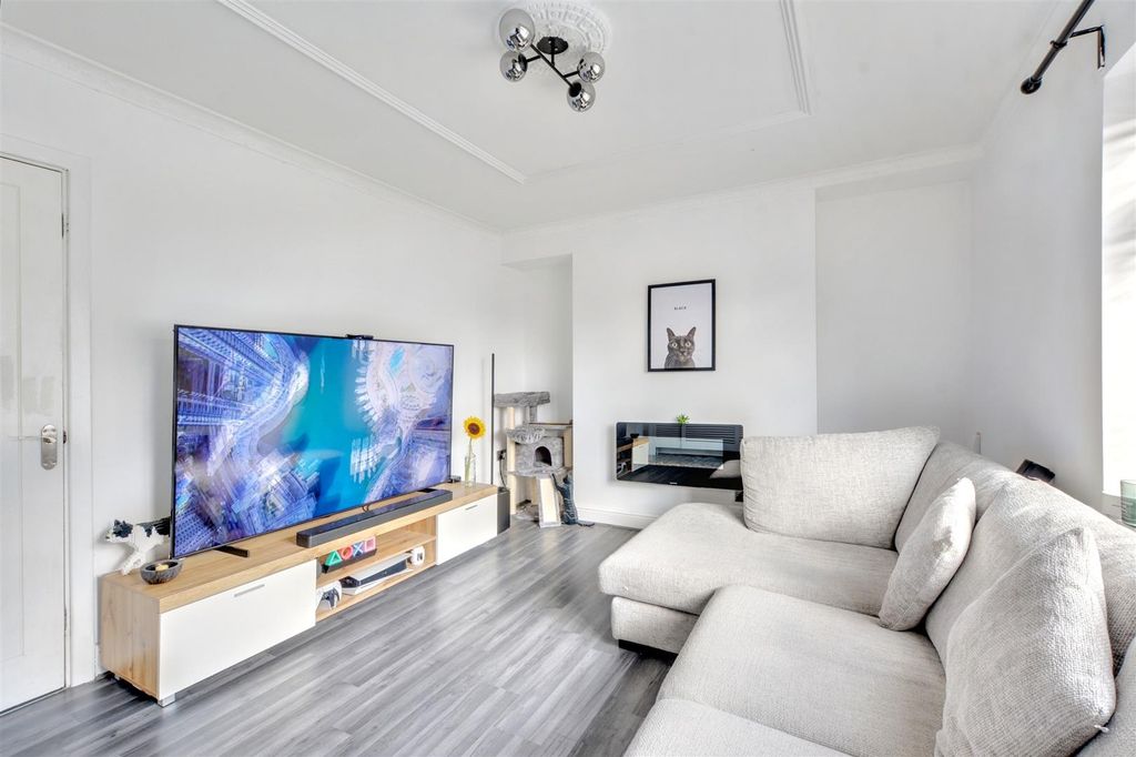 Property photo 3 of 17 Lounge_ (2).Jpeg