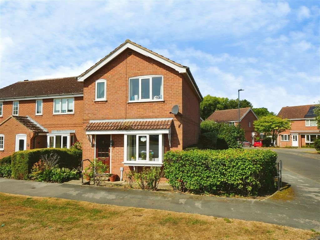 Property photo 1 of 17 External