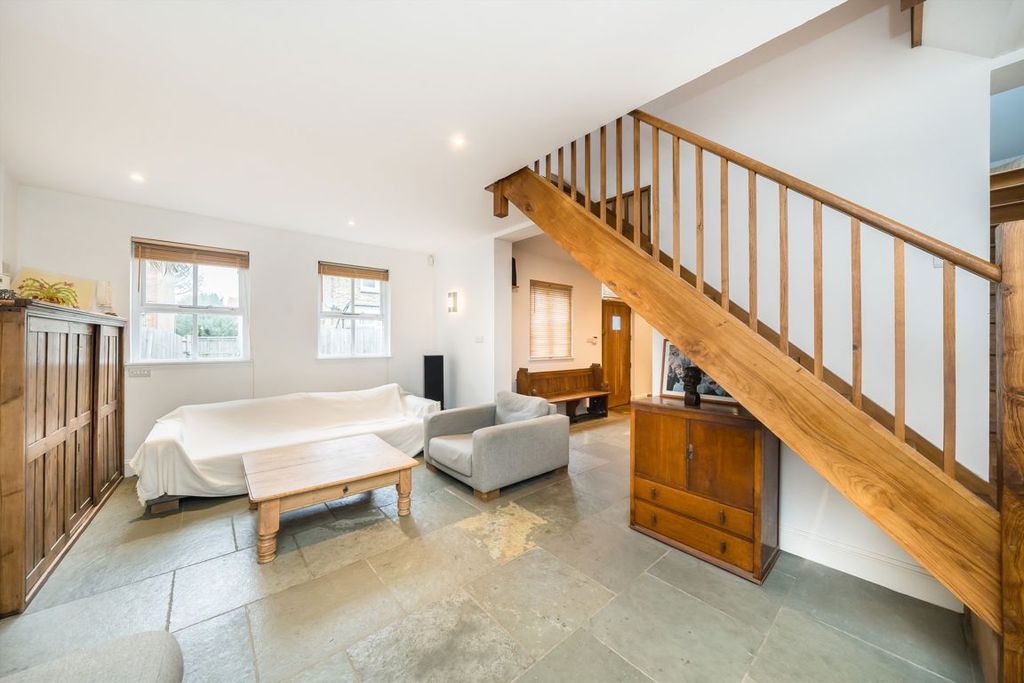 Property photo 2 of 5