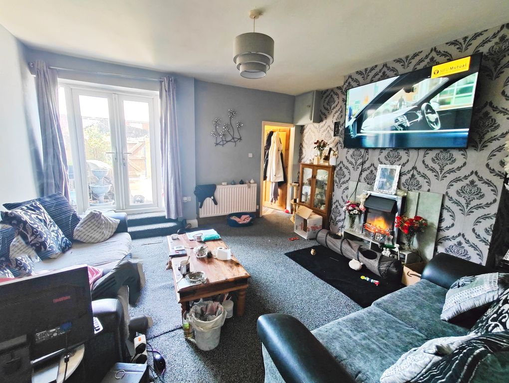 Property photo 2 of 18