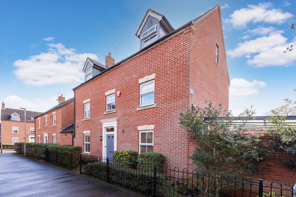 Property photo 1 of 26