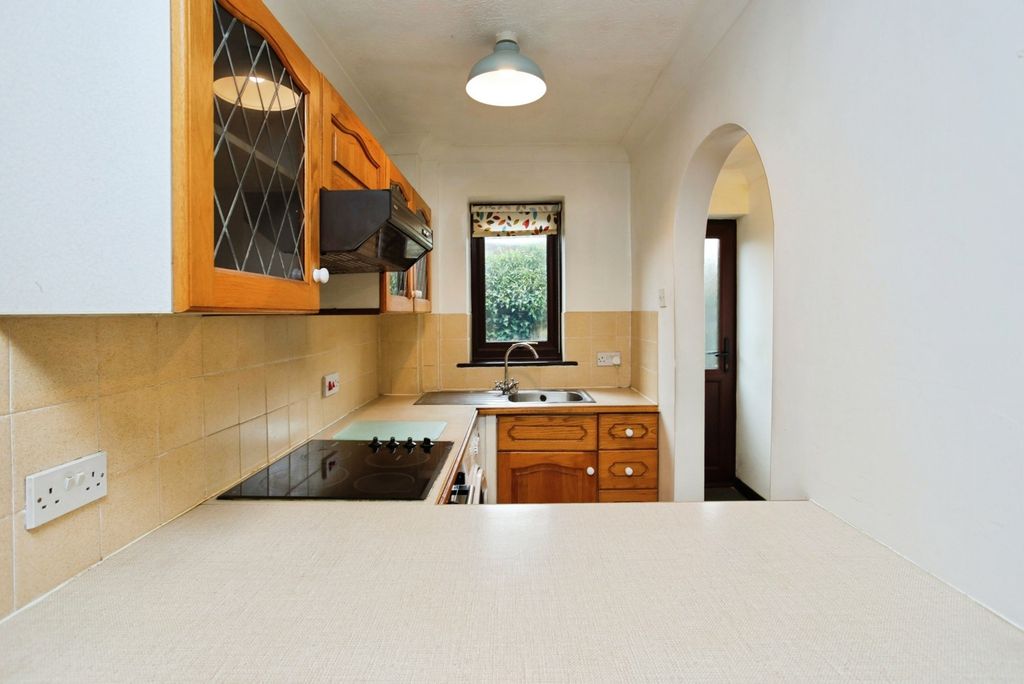 Property photo 3 of 13 Pbox-Img.Jpg