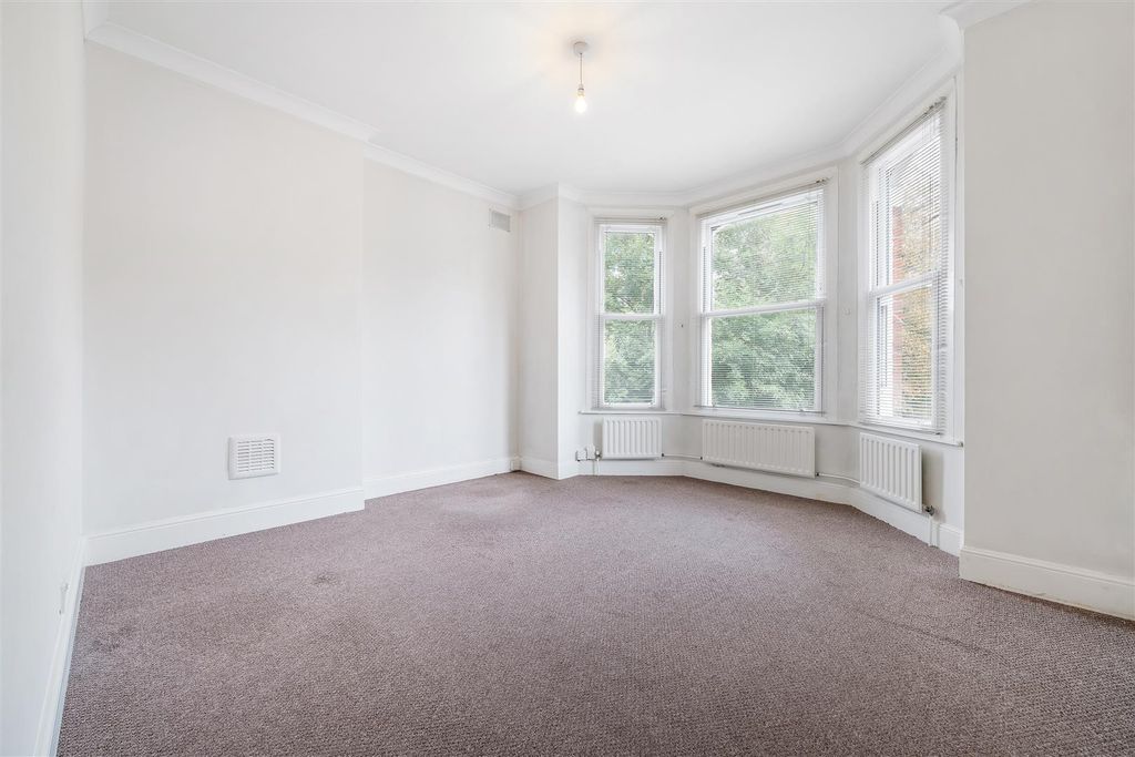 Property photo 3 of 9 117 Croydon Road-4.Jpg