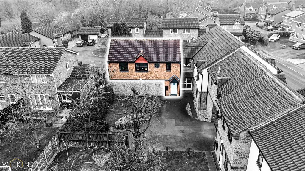 Property photo 2 of 17 Picture No. 35