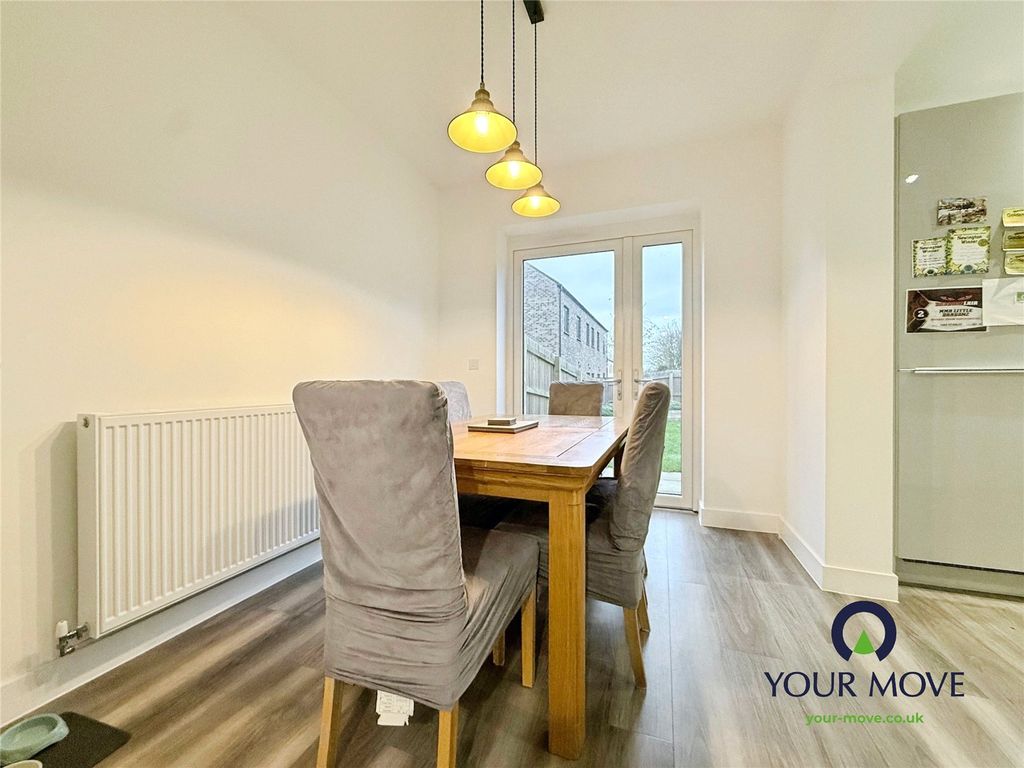 Property photo 3 of 9 Dining Room