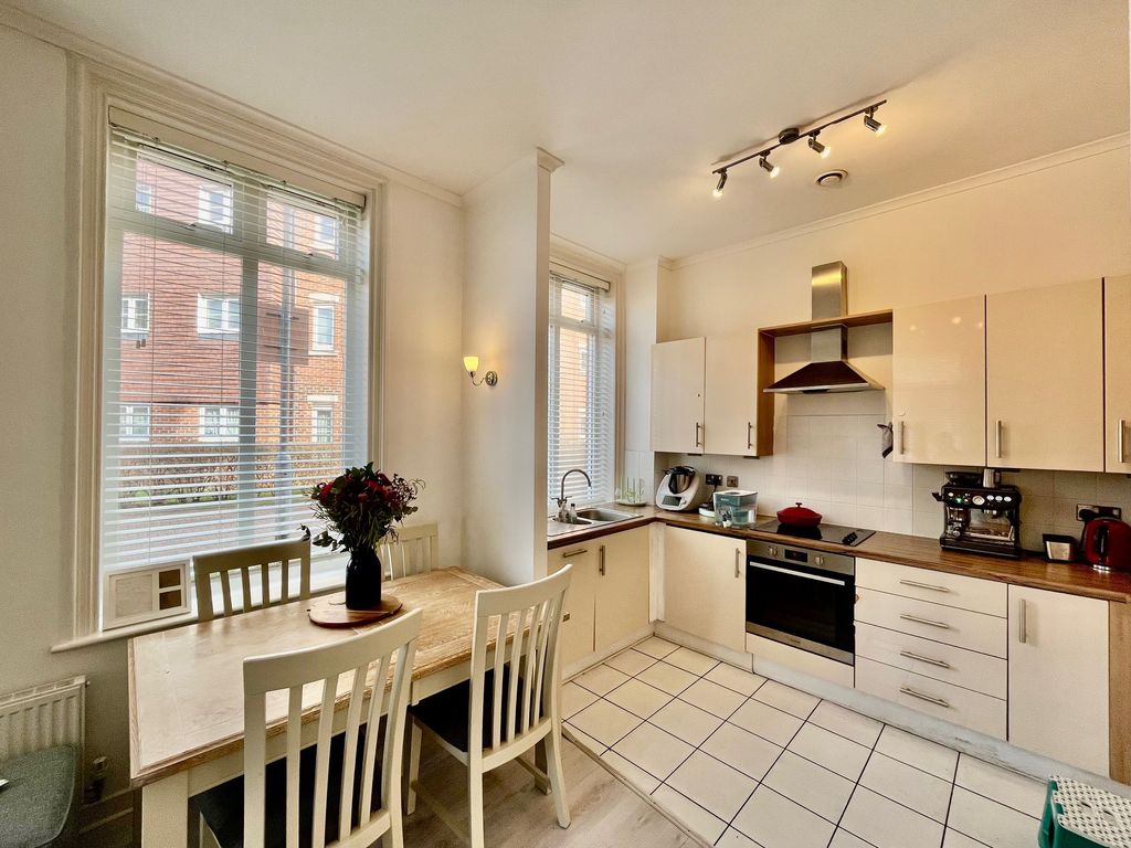 Property photo 3 of 9 Kitchen