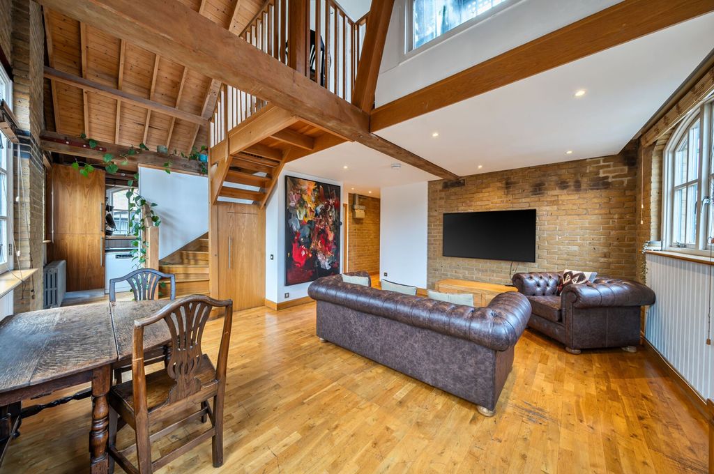 Property photo 3 of 26