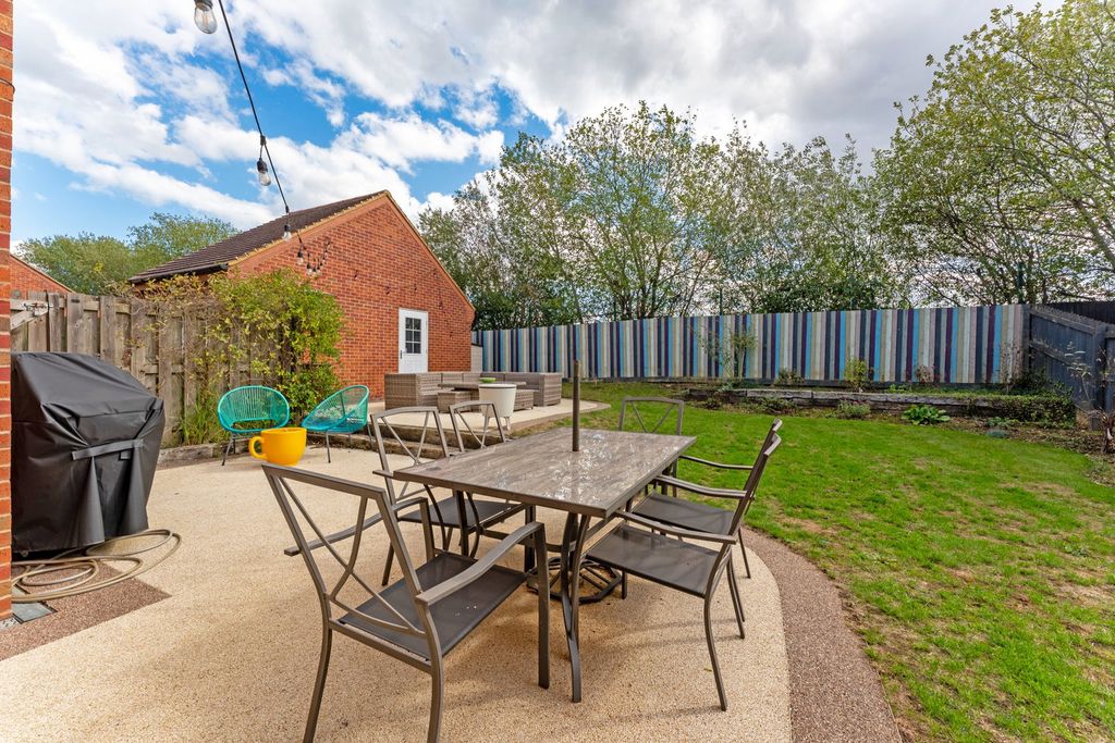 Property photo 2 of 26