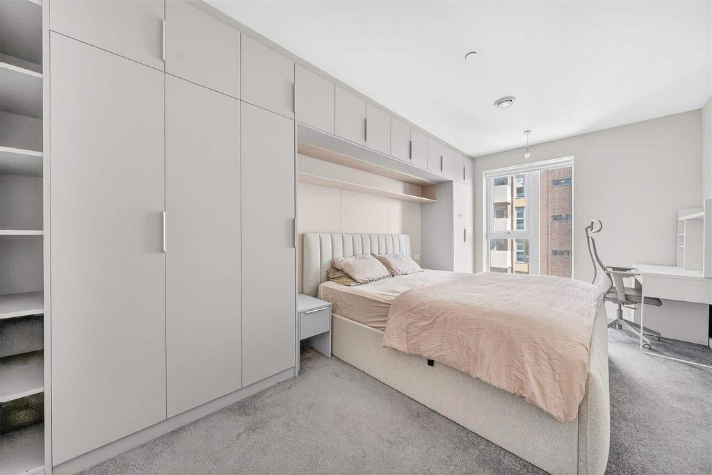 Property photo 3 of 18 P9Ikmh9L30Glb4Cwnnb4BA