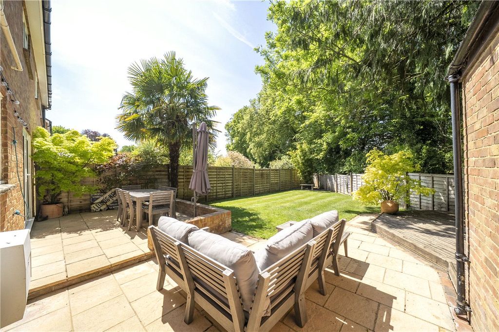 Property photo 2 of 10 Garden