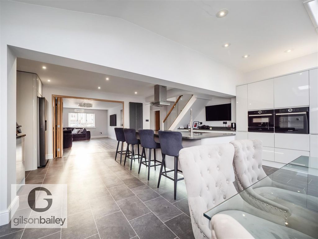 Property photo 2 of 41 19Churchgreen-31.Jpg