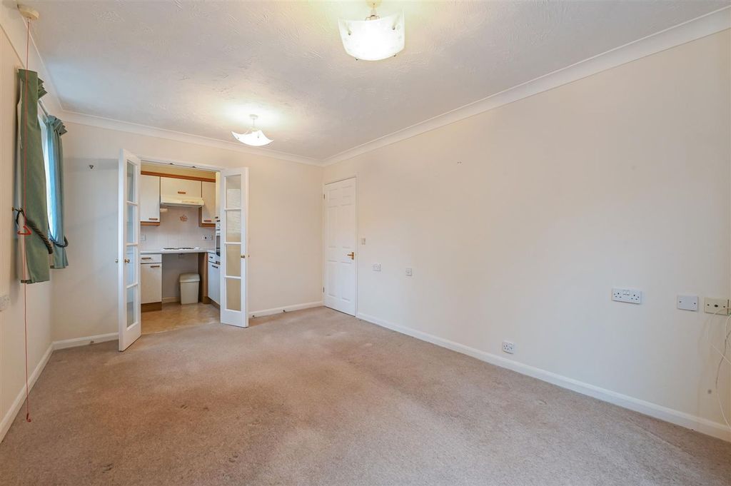Property photo 3 of 10