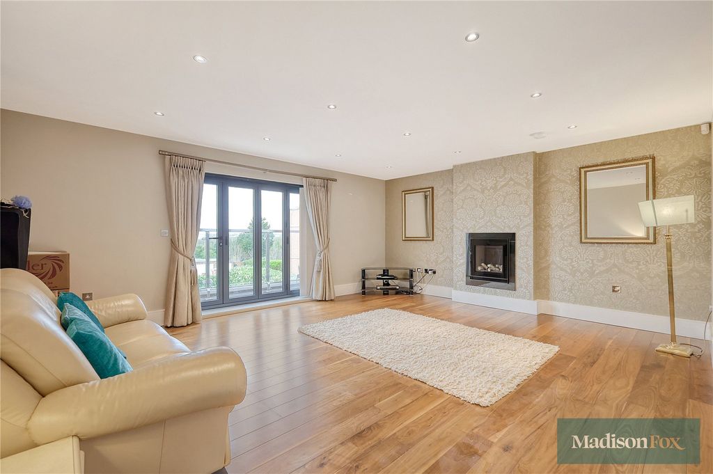 Property photo 3 of 27 Picture No. 50