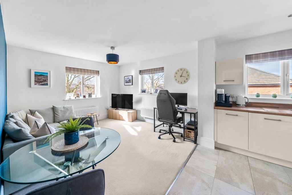 Property photo 2 of 12