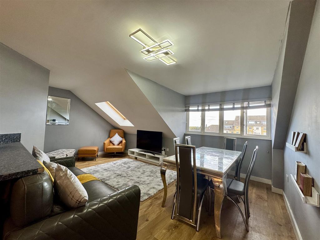 Property photo 3 of 7 Open Plan Reception Room