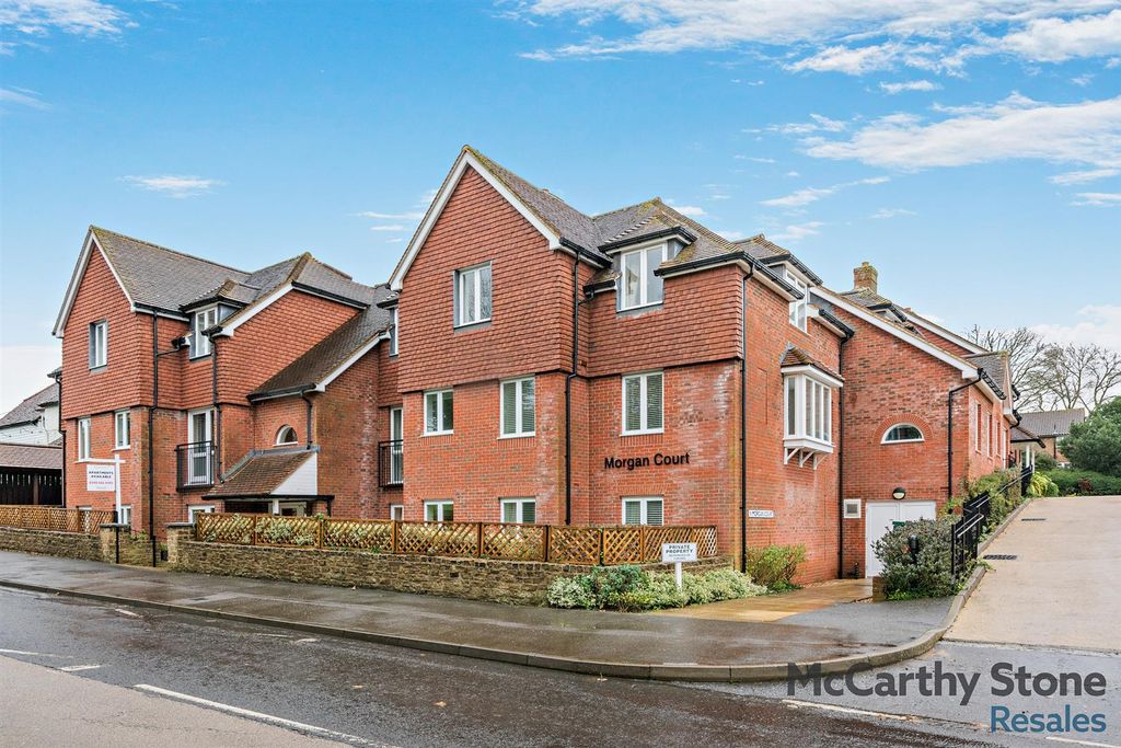 Property photo 1 of 18 8670505-Exterior07-800.Jpg