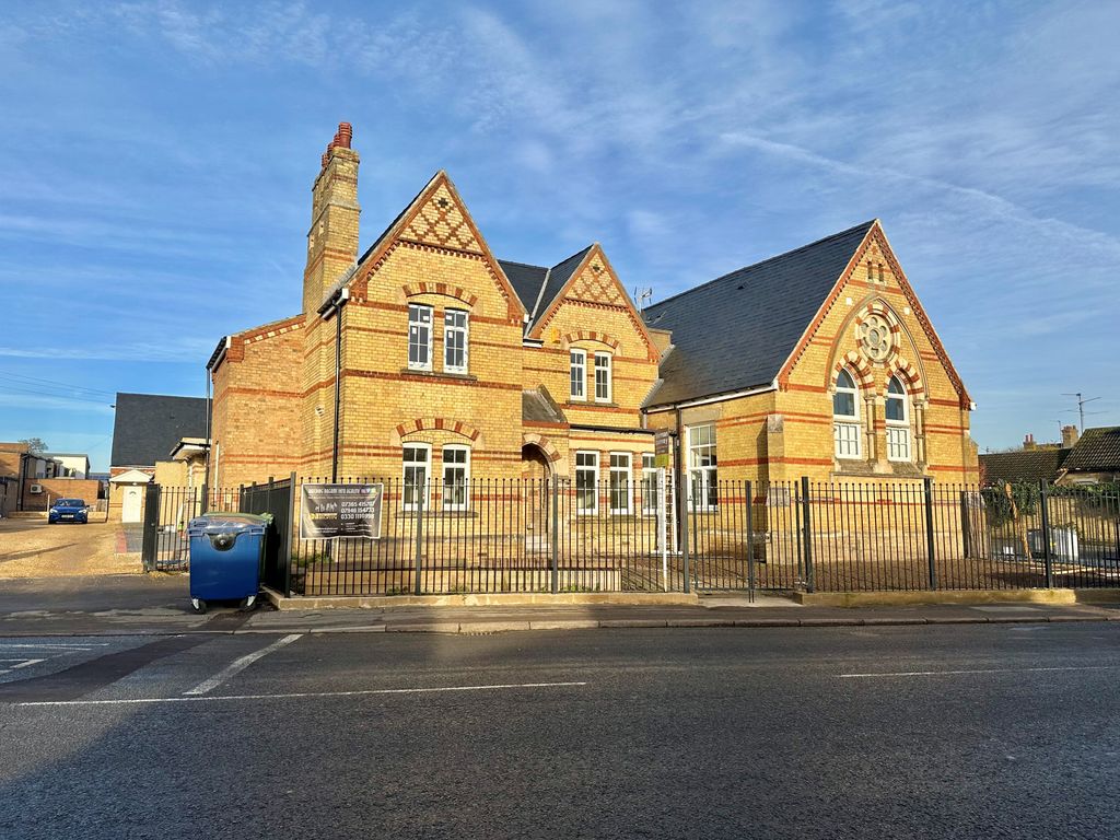 Property photo 2 of 3