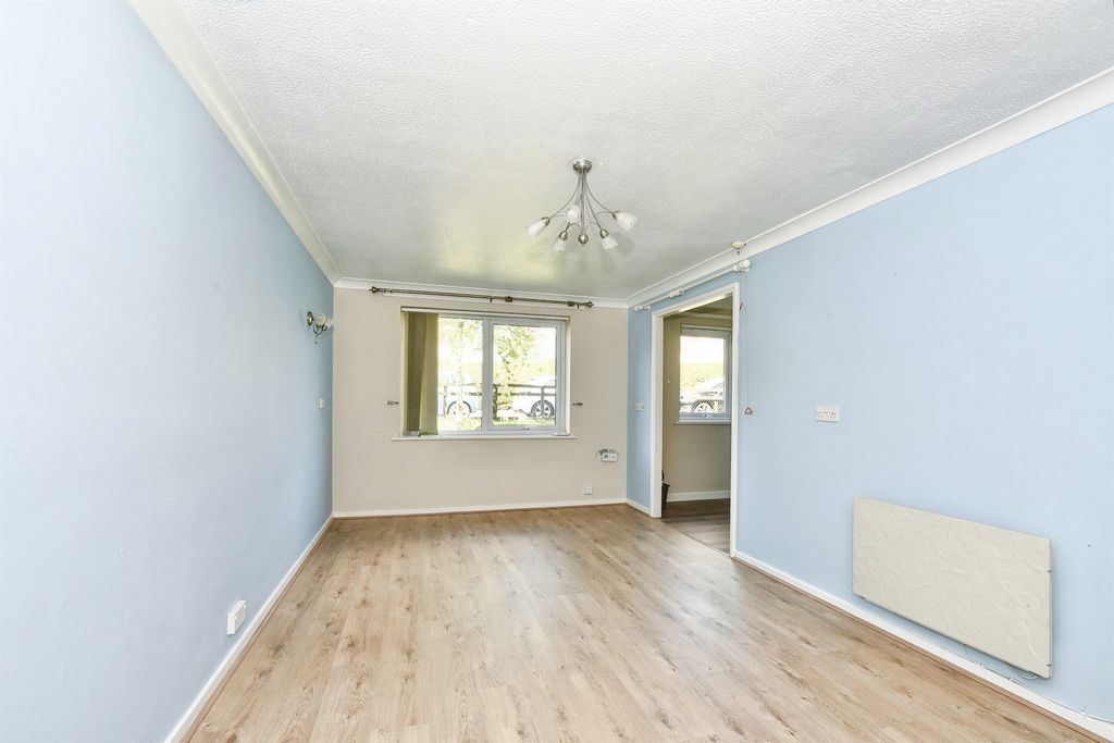 Property photo 2 of 13