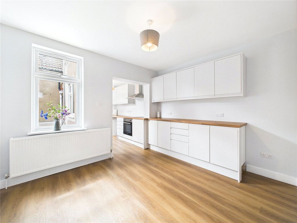 Property photo 1 of 14 Picture No. 09