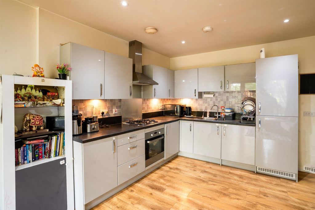 Property photo 3 of 10 Havelock Rd-11.Jpg