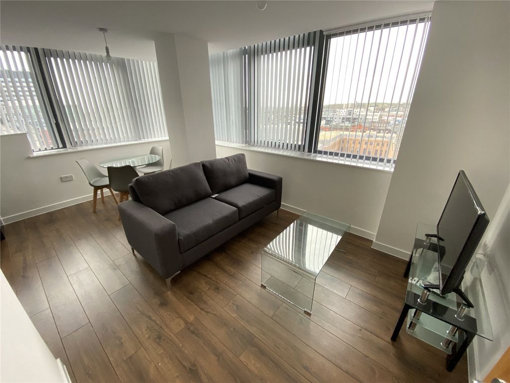 Property photo 2 of 8 Picture No. 19