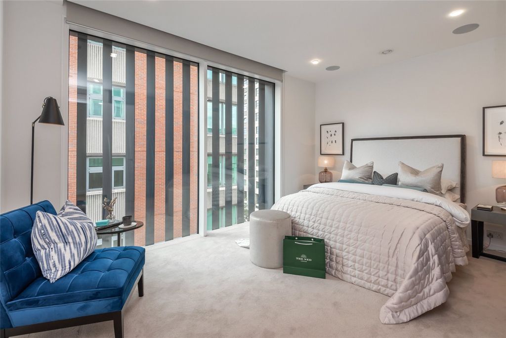 Property photo 3 of 19 Bedroom