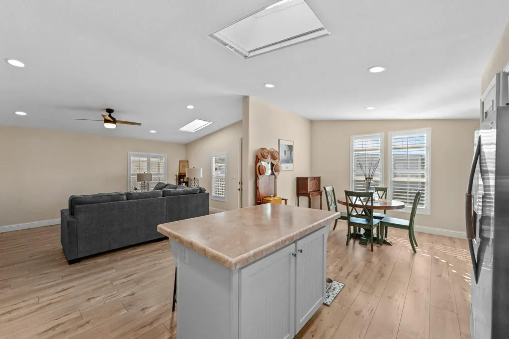Property photo 3 of 10 <Alttext/>