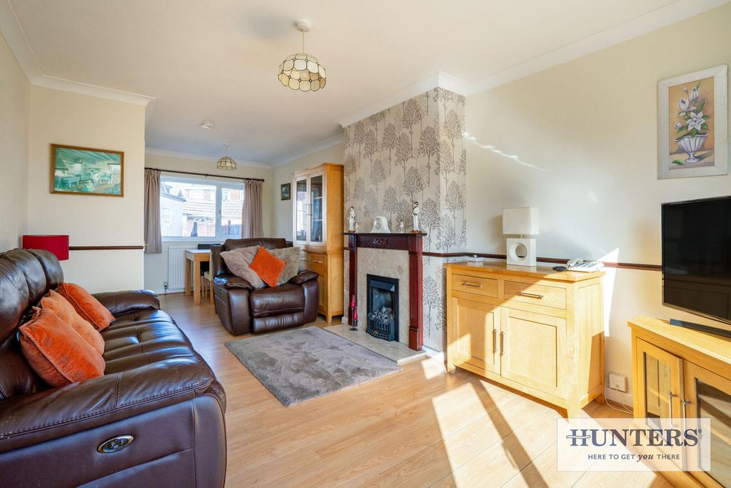 Property photo 2 of 20 Living Room