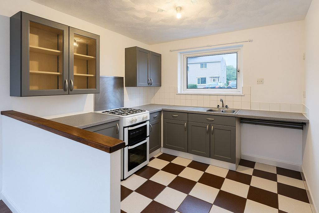 Property photo 3 of 9 Kitchen