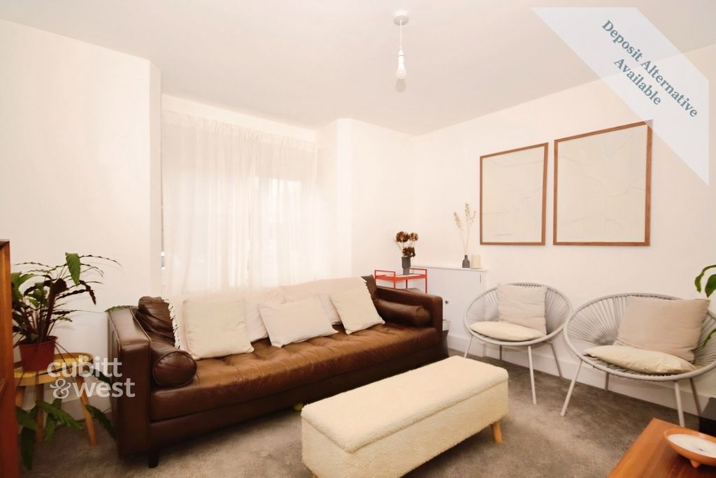 Property photo 1 of 12 181627A6-Lounge