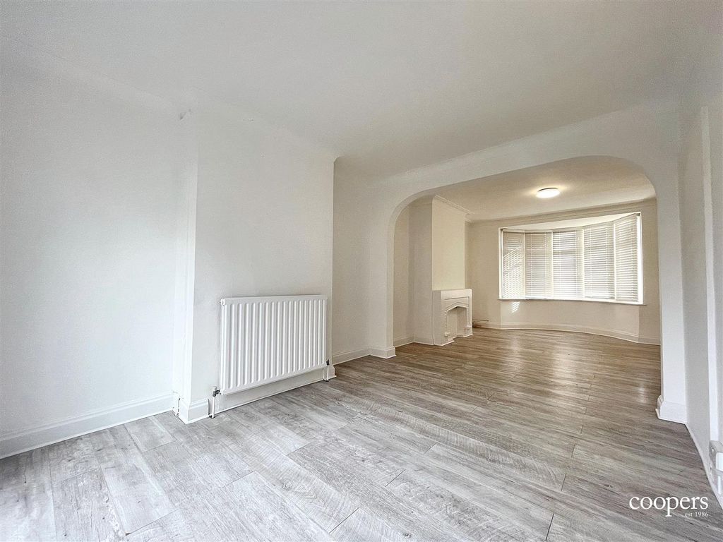 Property photo 2 of 11 Lounge 3.Jpg