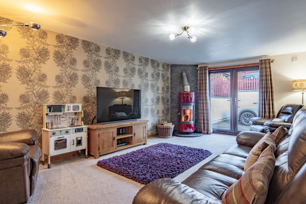 Property photo 2 of 48