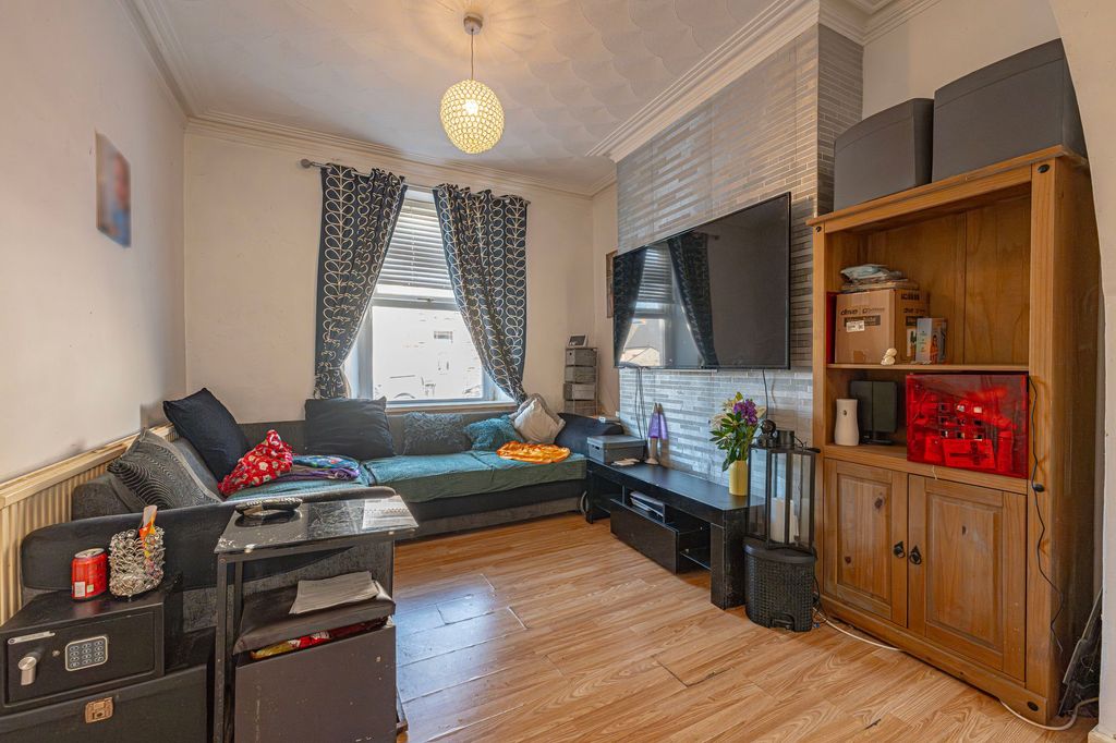 Property photo 3 of 24