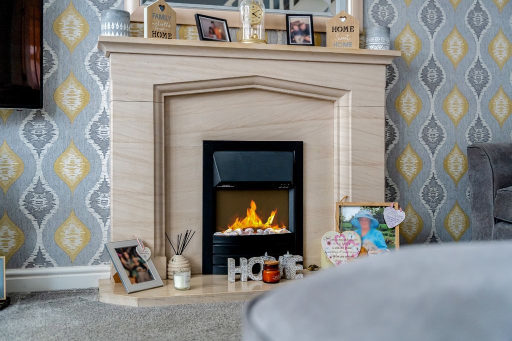 Property photo 3 of 33 4415135