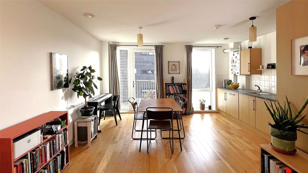 Property photo 1 of 14 Reception/Kitchen