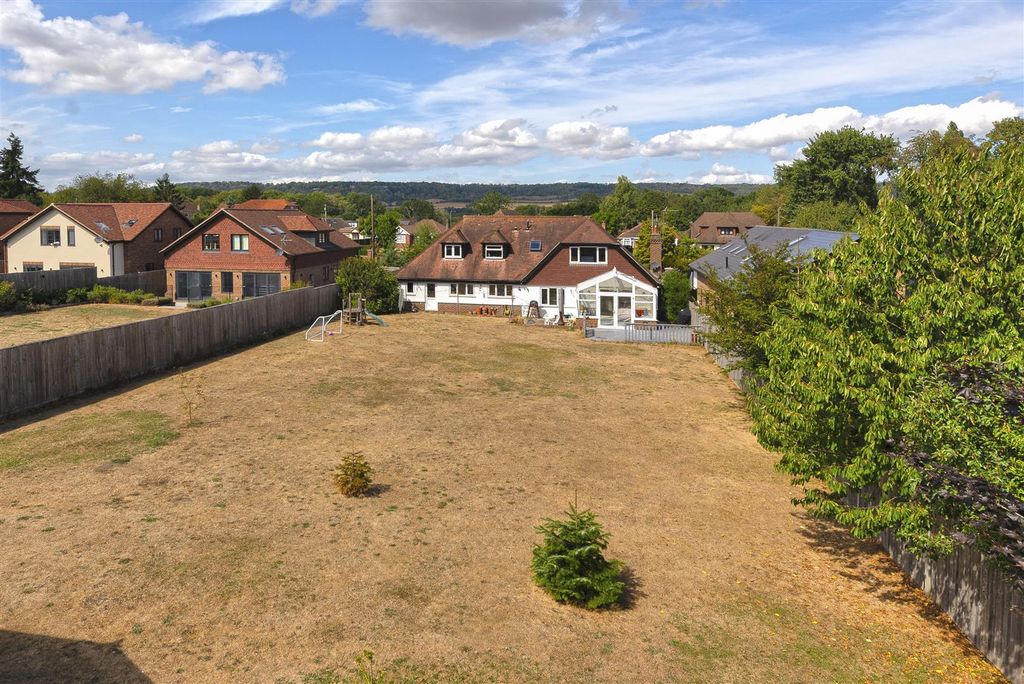 Property photo 2 of 28 10