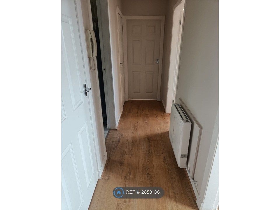 Property photo 3 of 22 Hall