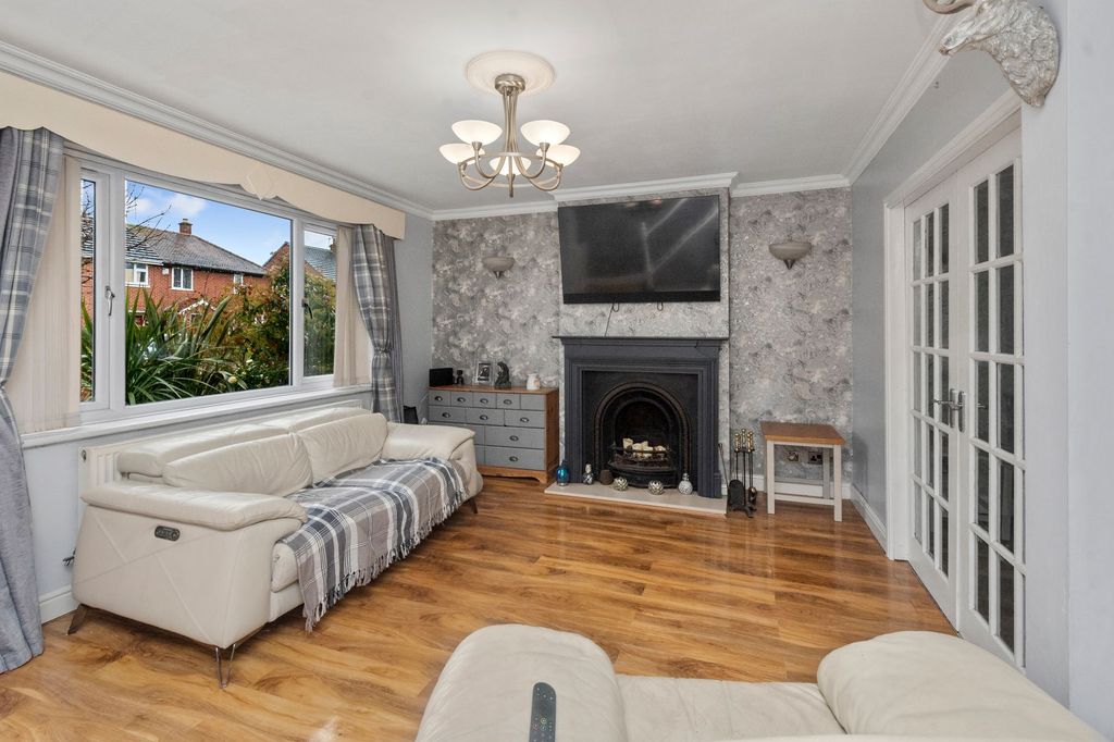 Property photo 2 of 30