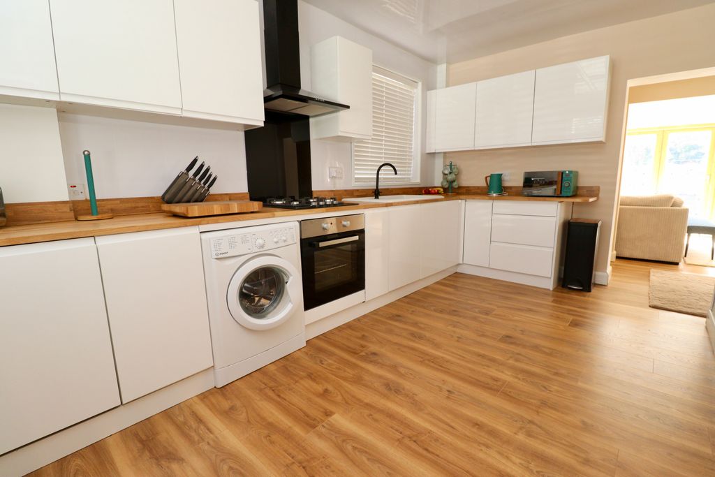 Property photo 2 of 23 Img_8766