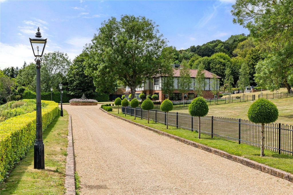 Property photo 3 of 23 Approach