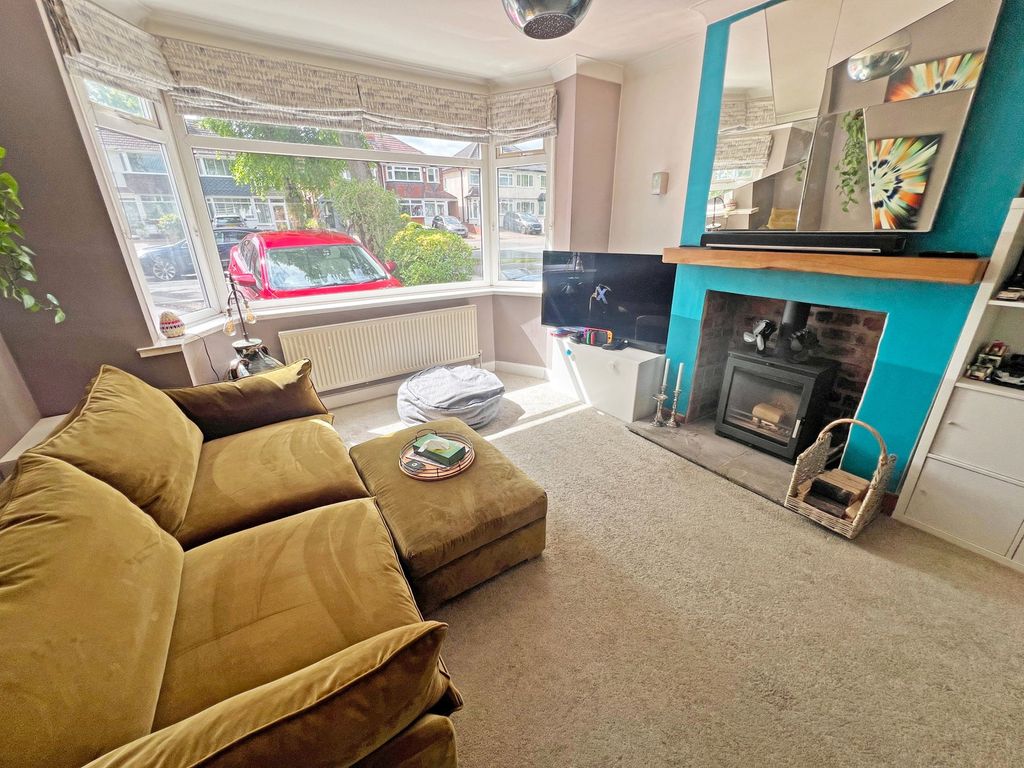 Property photo 2 of 25