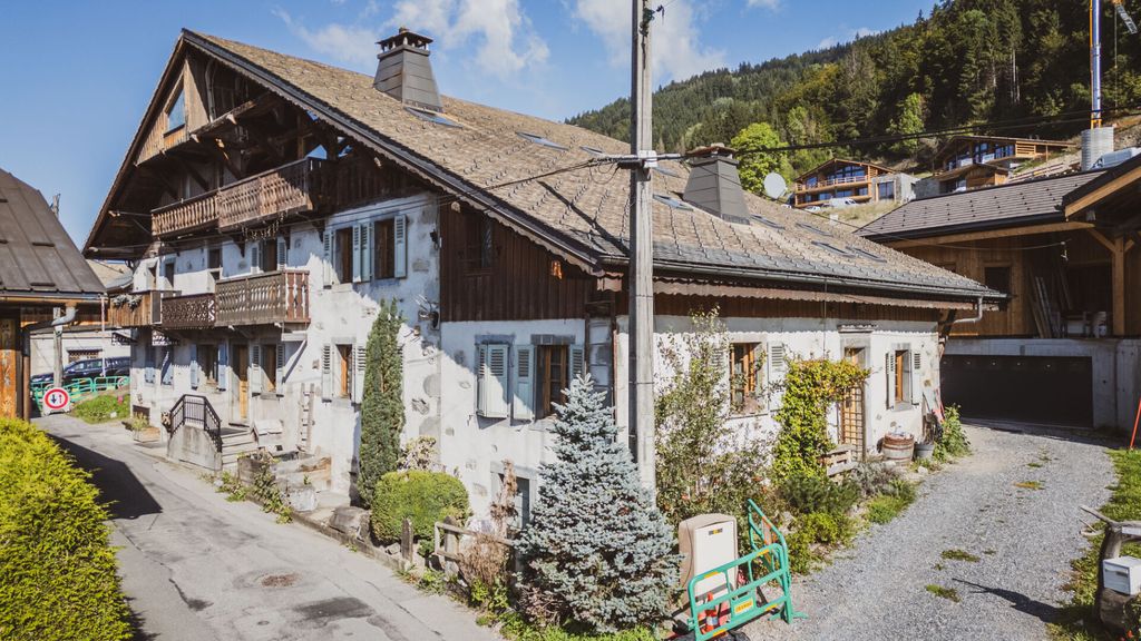 Property photo 1 of 12 Morzine Farmhouse Fo