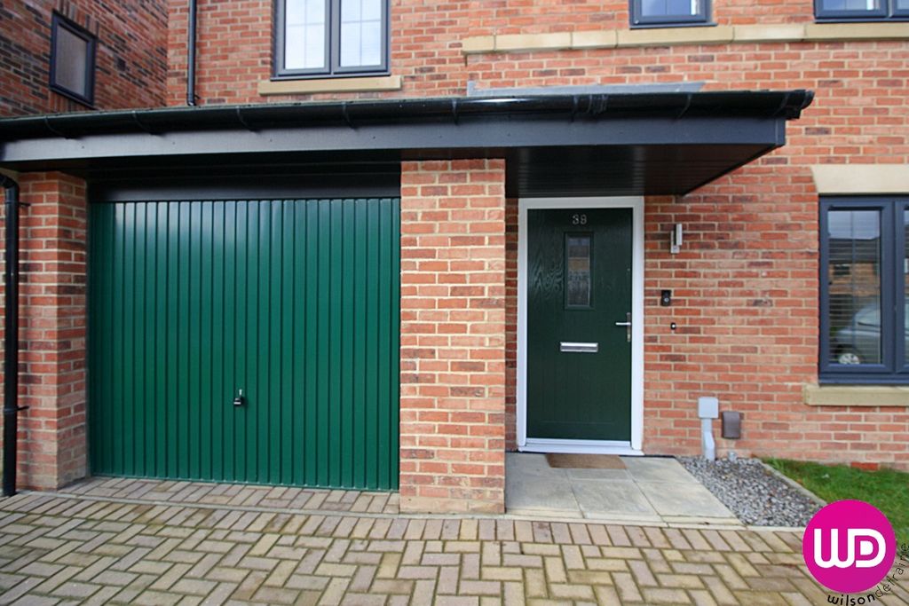 Property photo 2 of 32