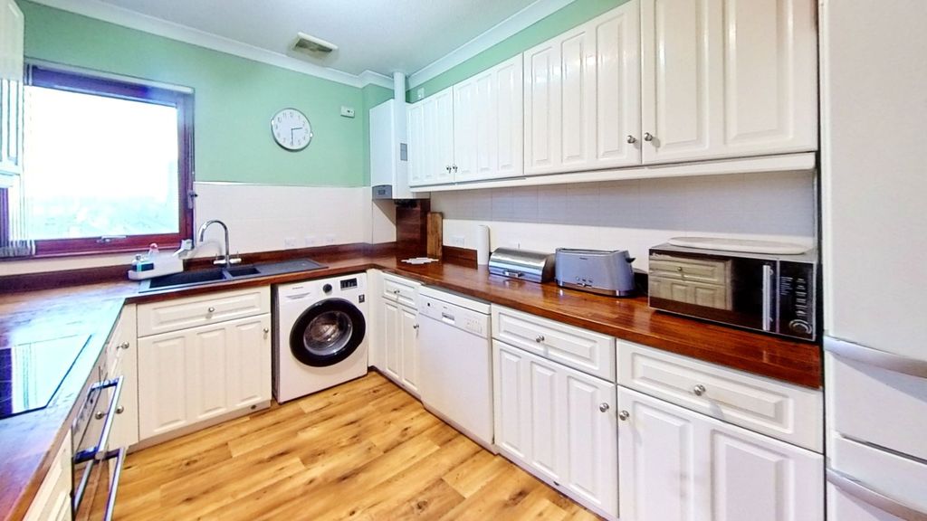 Property photo 3 of 11 Photo 3