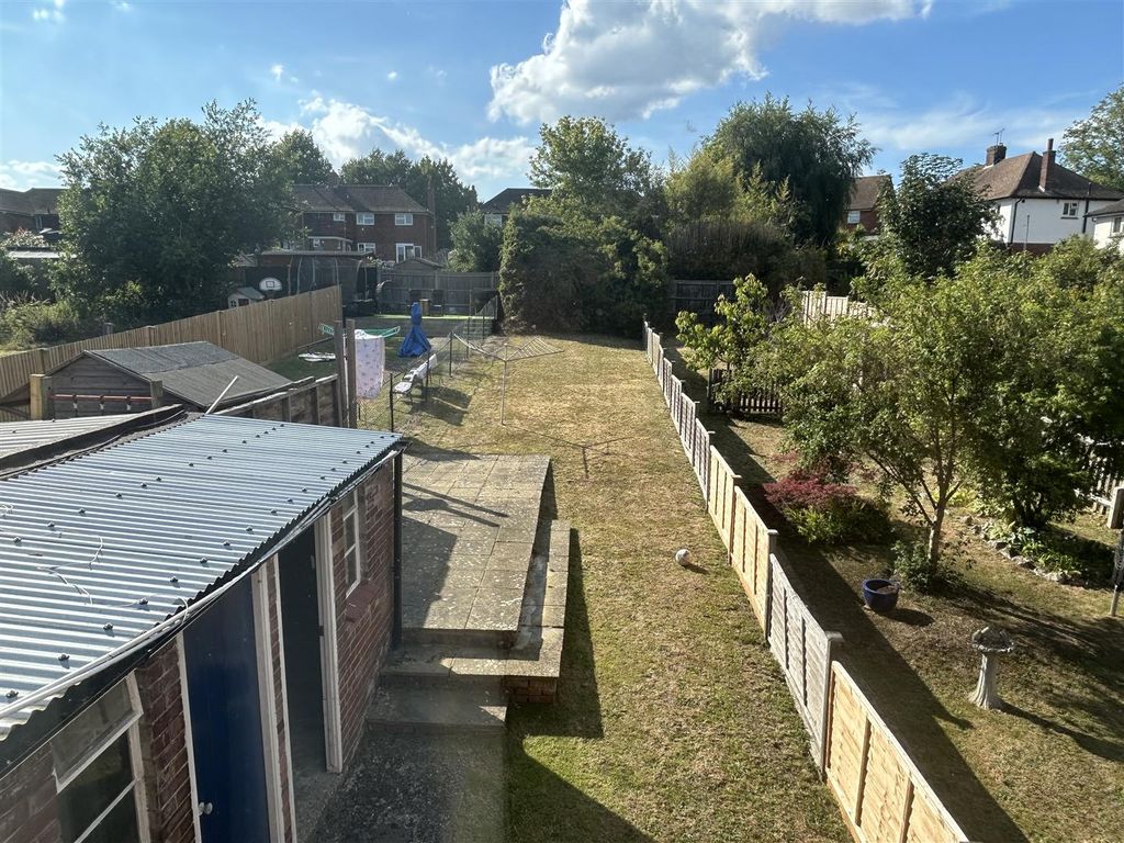 Property photo 2 of 6 Garden