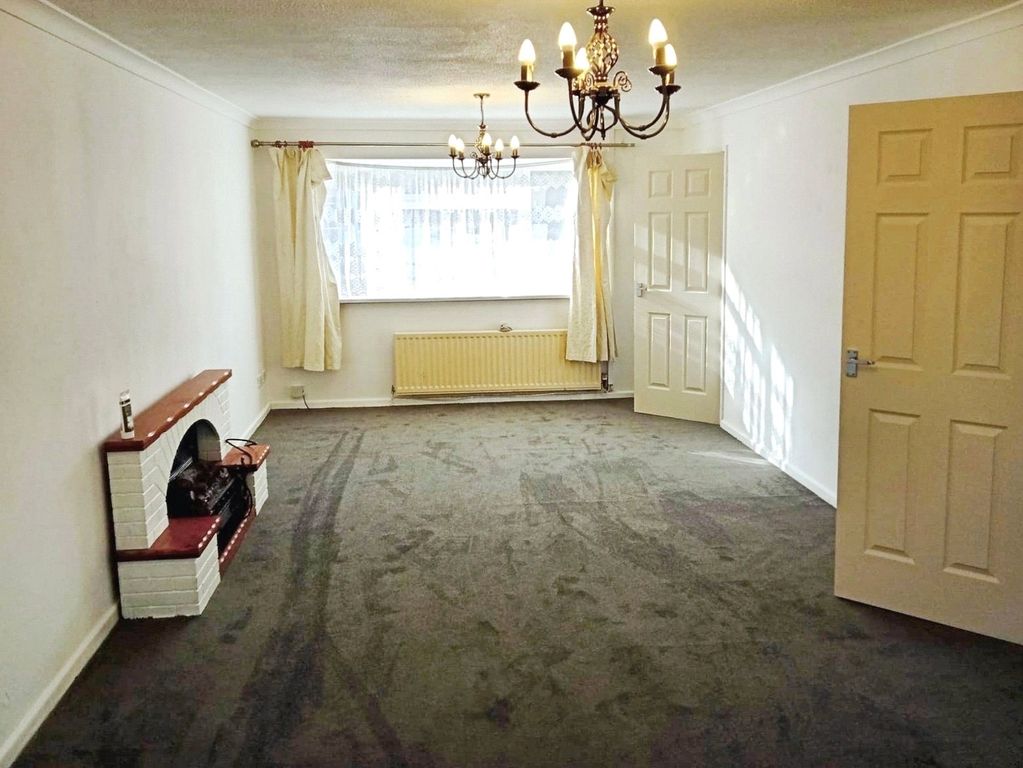 Property photo 2 of 14 Lounge